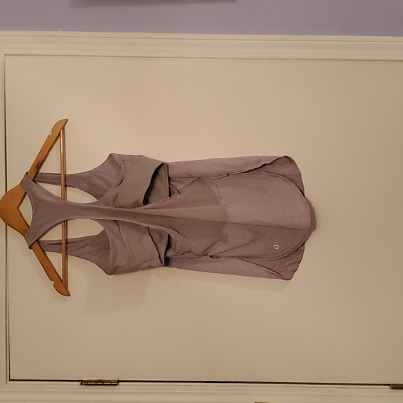 Lululemon Tank Top, Size 6, Purple - Picture 4 of 7